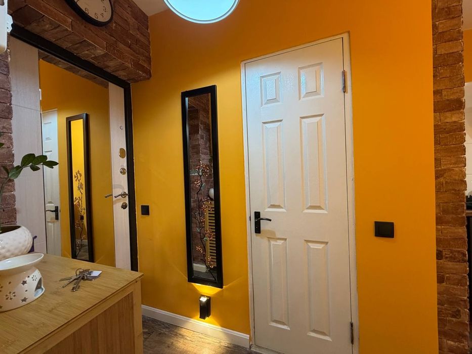 Продаётся дом на метро космонавтов