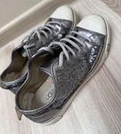 Кецове Ugg маратонки оригинални.