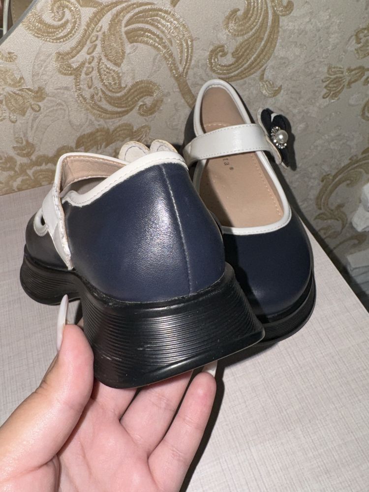 Продаются туфельки для девочки
