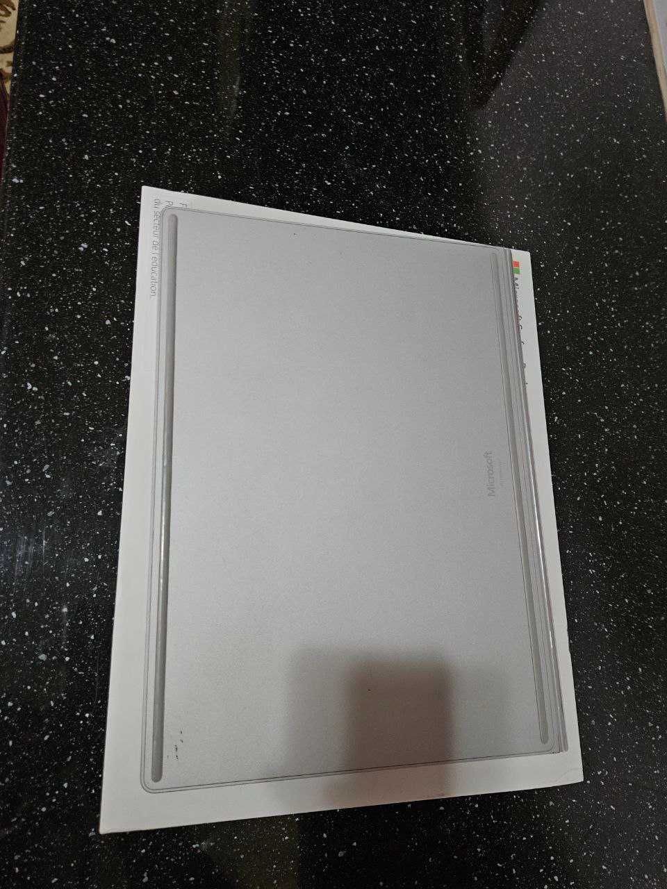 Micrasoft Surface Laptop