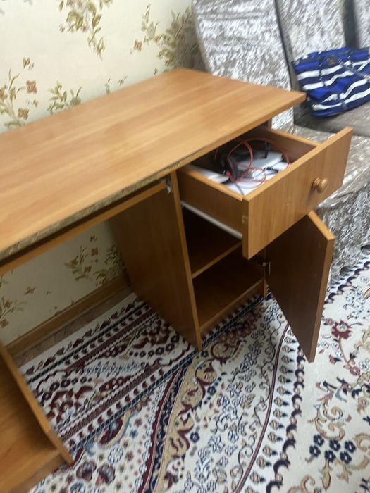 Стол компьютерный