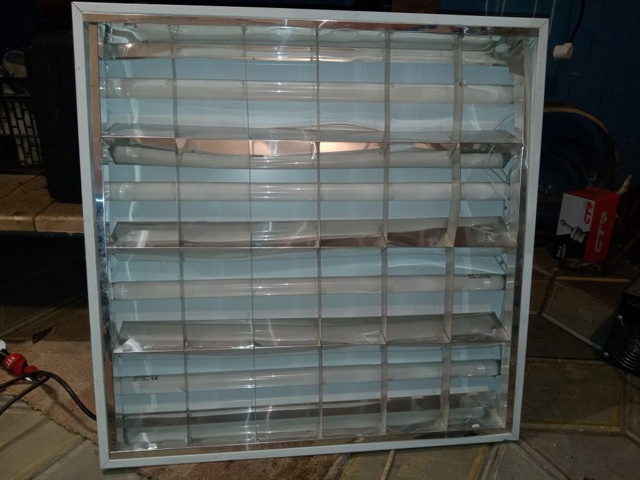 Лампы освещения .