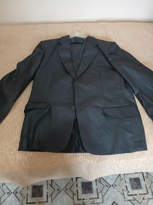 Костюм тройка новая