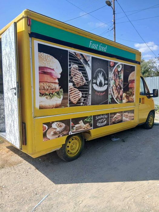 Vând rulotă fast-food