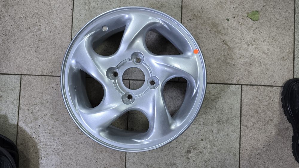 Оригинальный  колёсный диск  РАЗМЕР 5.5JХ15 новый