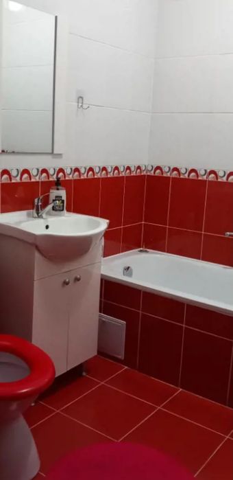 Închiriez apartament
