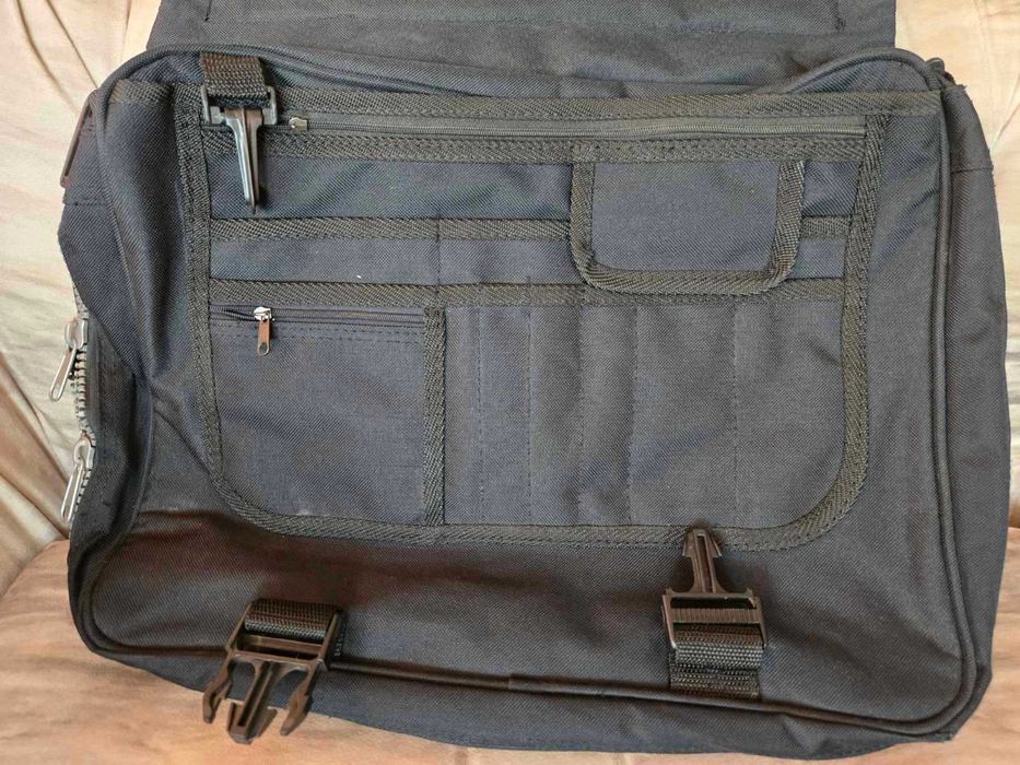 Лаптоп HP Pavilion 15 Notebook + Зарядно + чанта. Перфектен външен вид