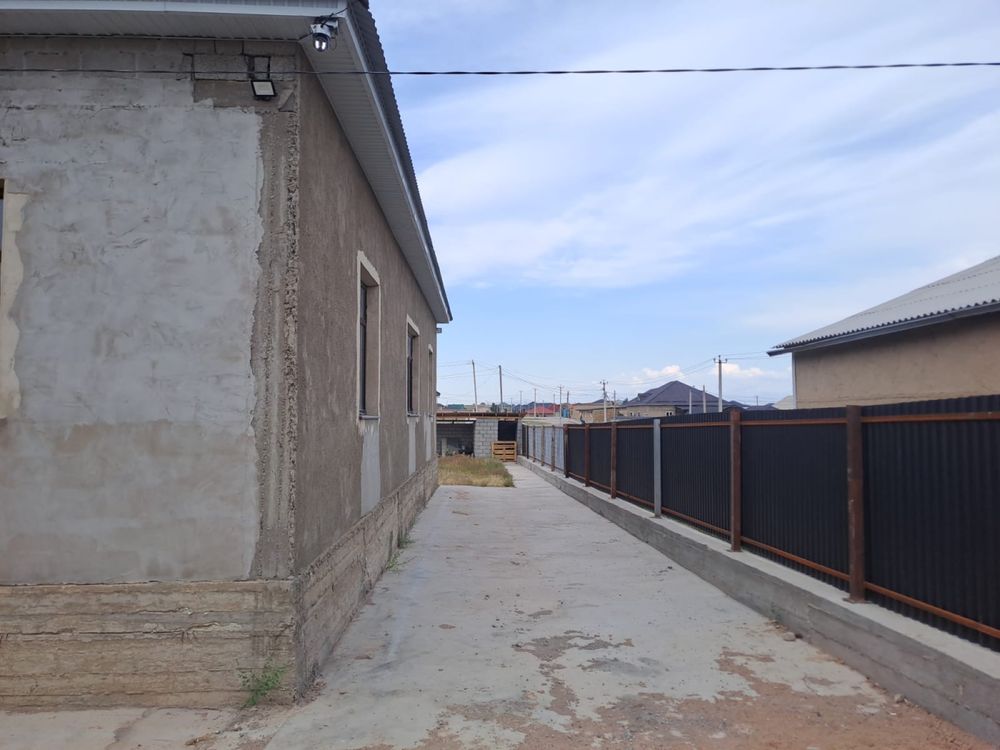 Срочно продам дом в мкр Бозарык от улицы Байдибек би 150 метров