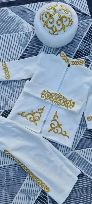 Национальный костюм на Тұсау кесу