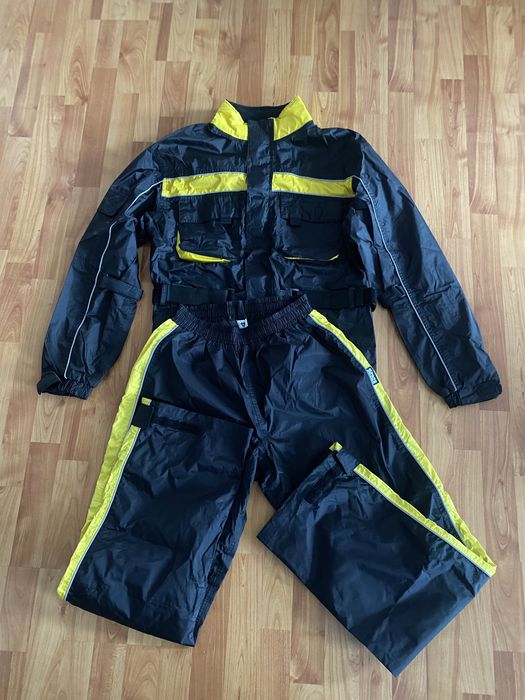 Costum de ploaie ( moto)
