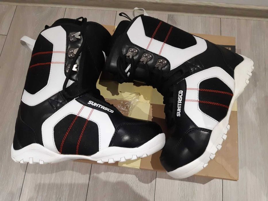 Boots snowboard noi marimea 44 se potrivesc picior 43