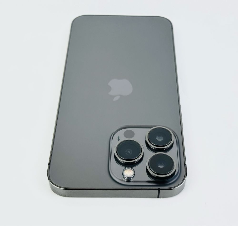 Apple iPhone 13 Pro 256GB Graphite Отличен!