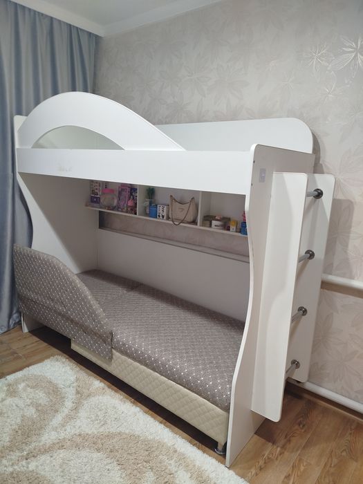 Продам кровать двухяросную