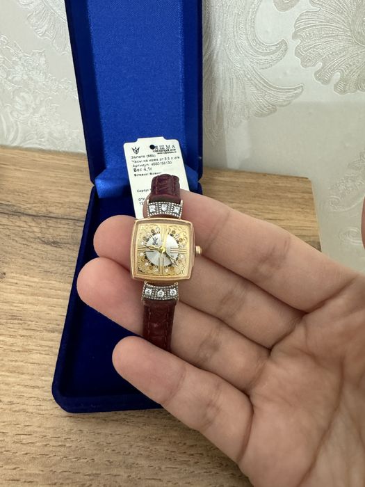 Золотые часы яшма 585