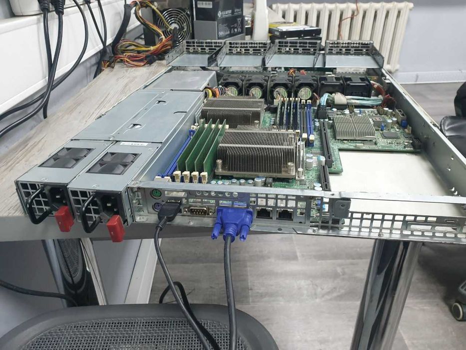 Сервер Supermicro X8DTU