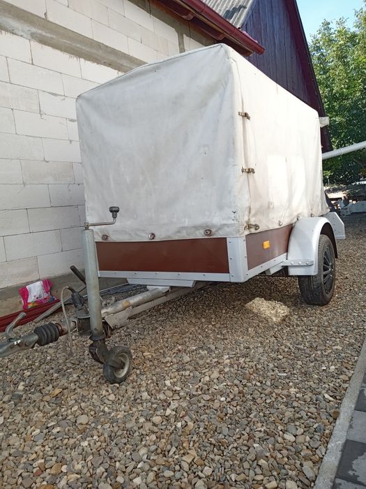 Remorcă  înmatriculată