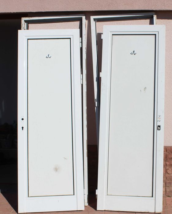 Алуминиева врата