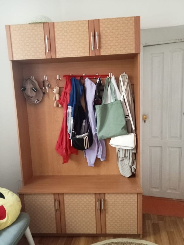 Продается прихожаяс тумбой!
