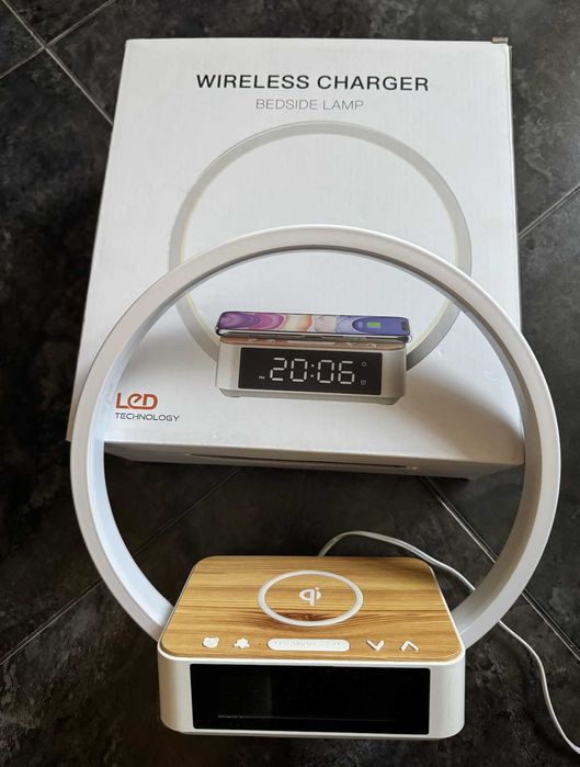 Лампа + зарядка, часы и будильник в одном