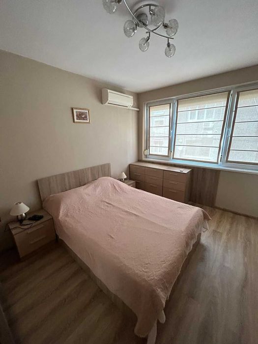 Дава се под наем Двустаен апартамент в Бургас, Център - 60 кв.м за 650 € - Снимка #4