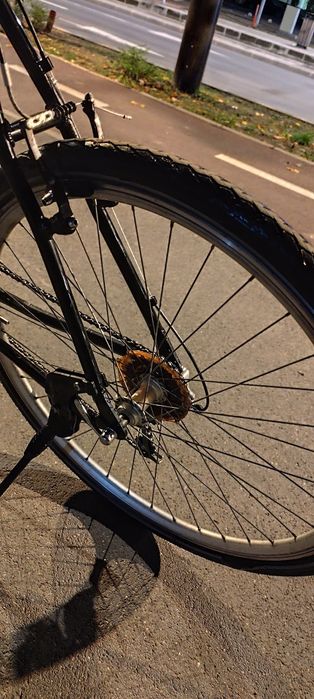 Vând bicicletă Bulls cadru de aluminiu 54 cm 22 inch 24 viteze roți 28