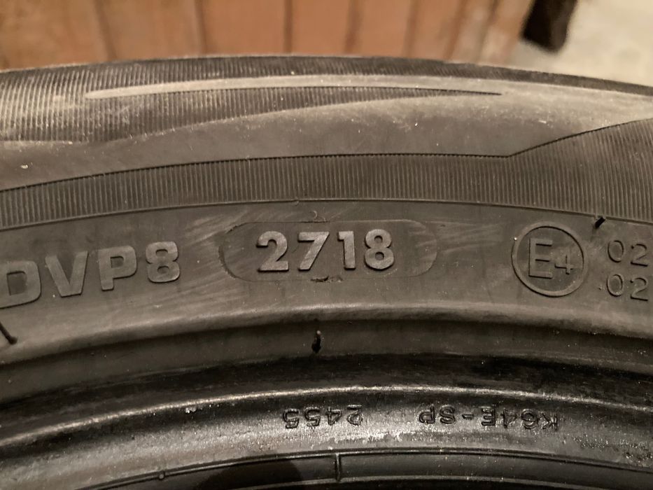 2бр зимни гуми VREDESTEN 215/55 R16