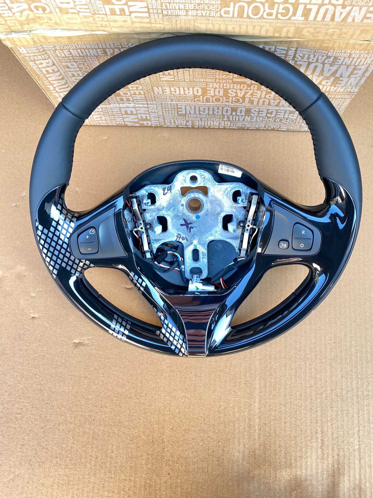 Volan nou piele editie limitata Renault Clio 4 Captur nou original