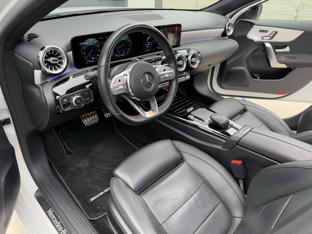 Mercedes A-180/ AMG / 2021 / FULL EXTRA /Ambientale / Trapa/ Multibeam