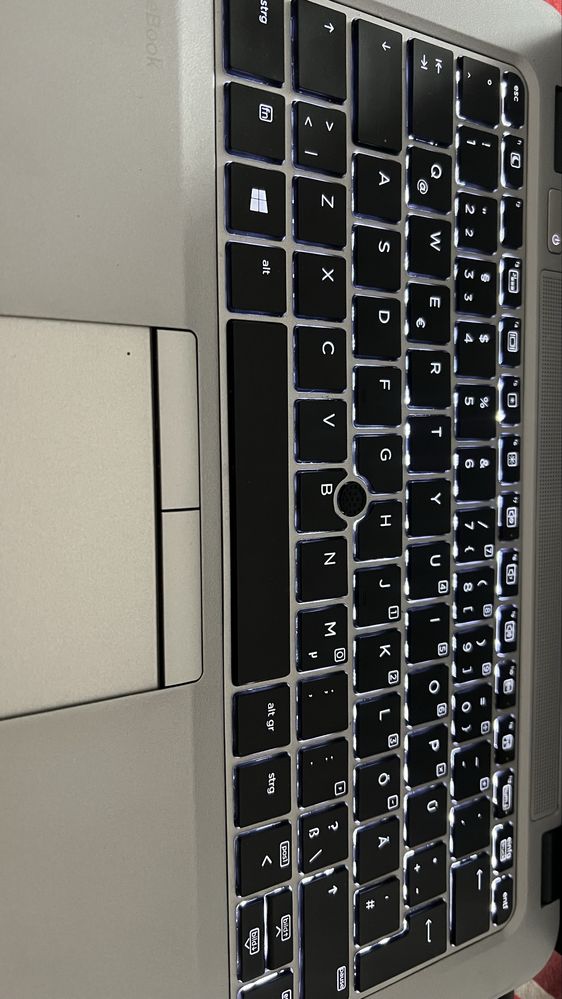 Продавам HP EliteBook 725 G4