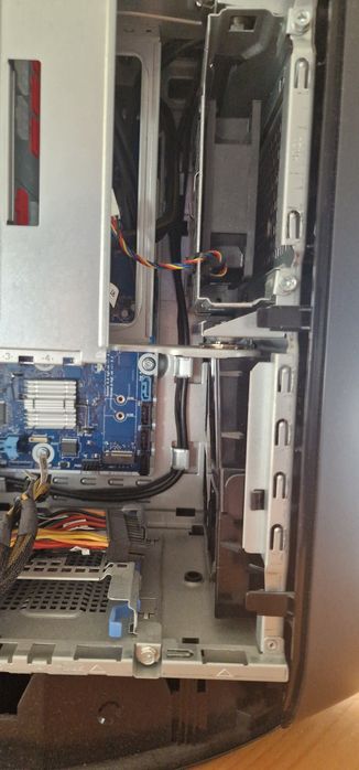 Vând Alienware Aurora R12