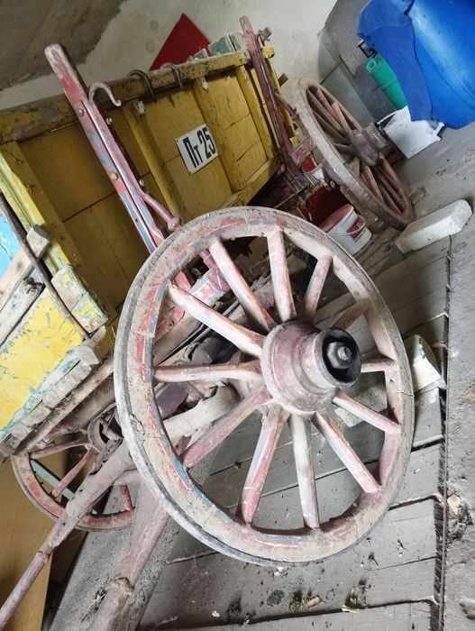 Каруца добре изрисувана подходяща за декорация