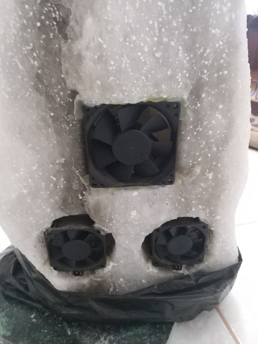 Bulgare de sare cu 3 ventilatoare 250 lei neg.aprox 30 kg