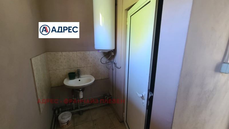 Гараж в Плевен, област-гр.Гулянци площ 610 цена 250000