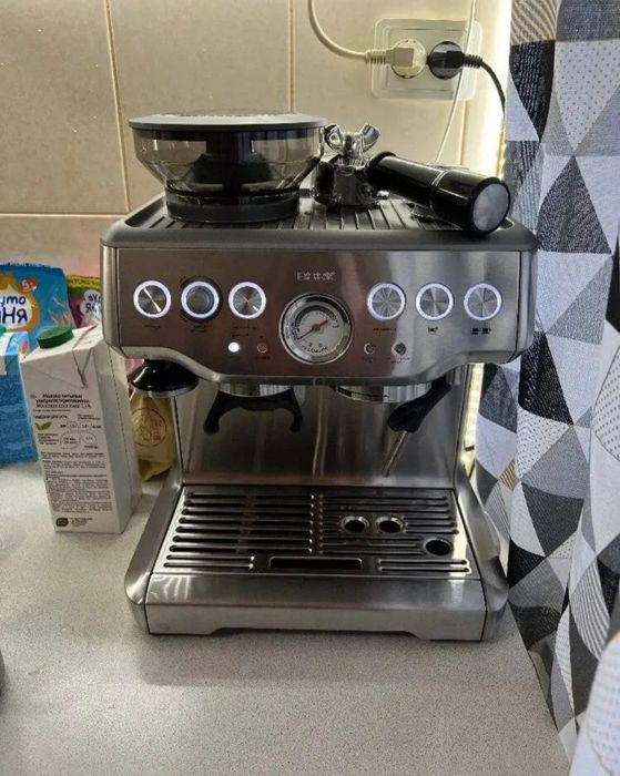 Кофемашина BORK c804 рассрочка