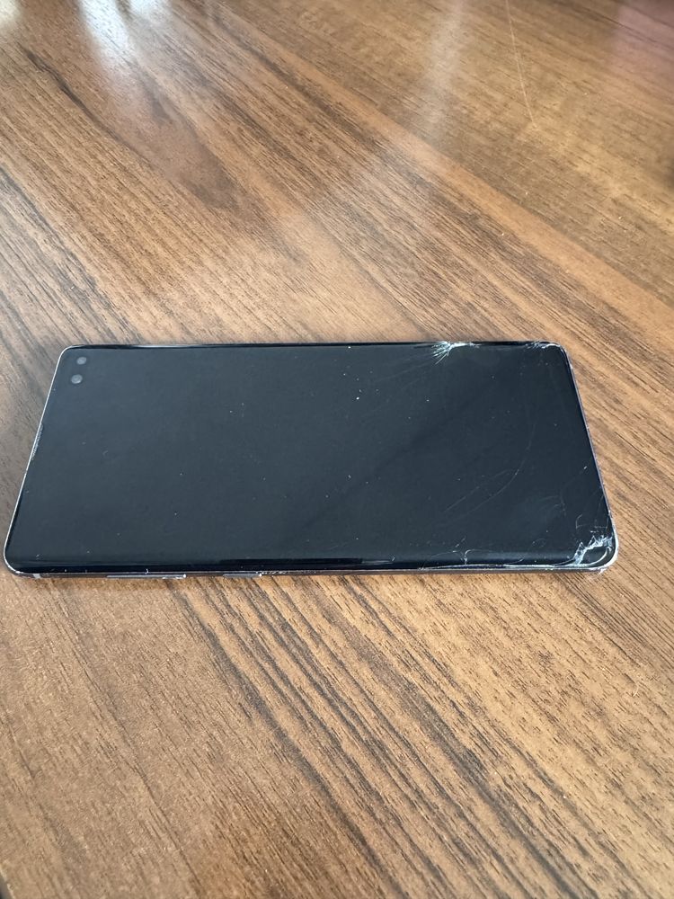 Самсунг S 10 plus