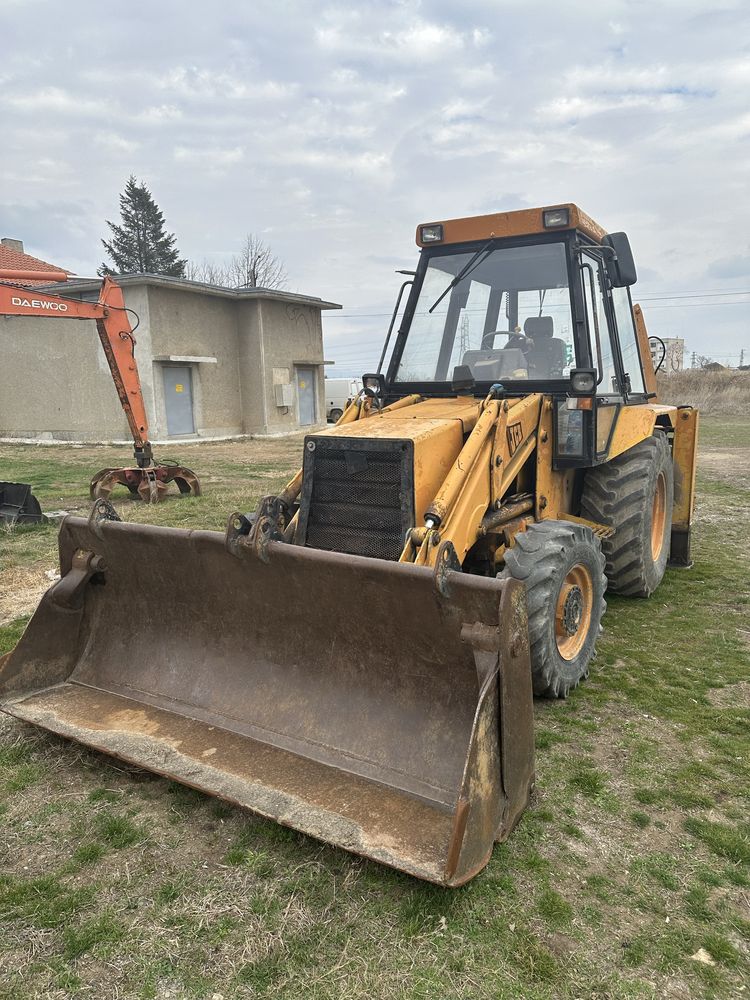 Багер JCB 3CX