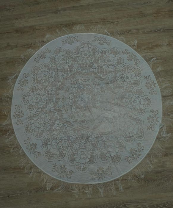 Скатерть на круглый стол