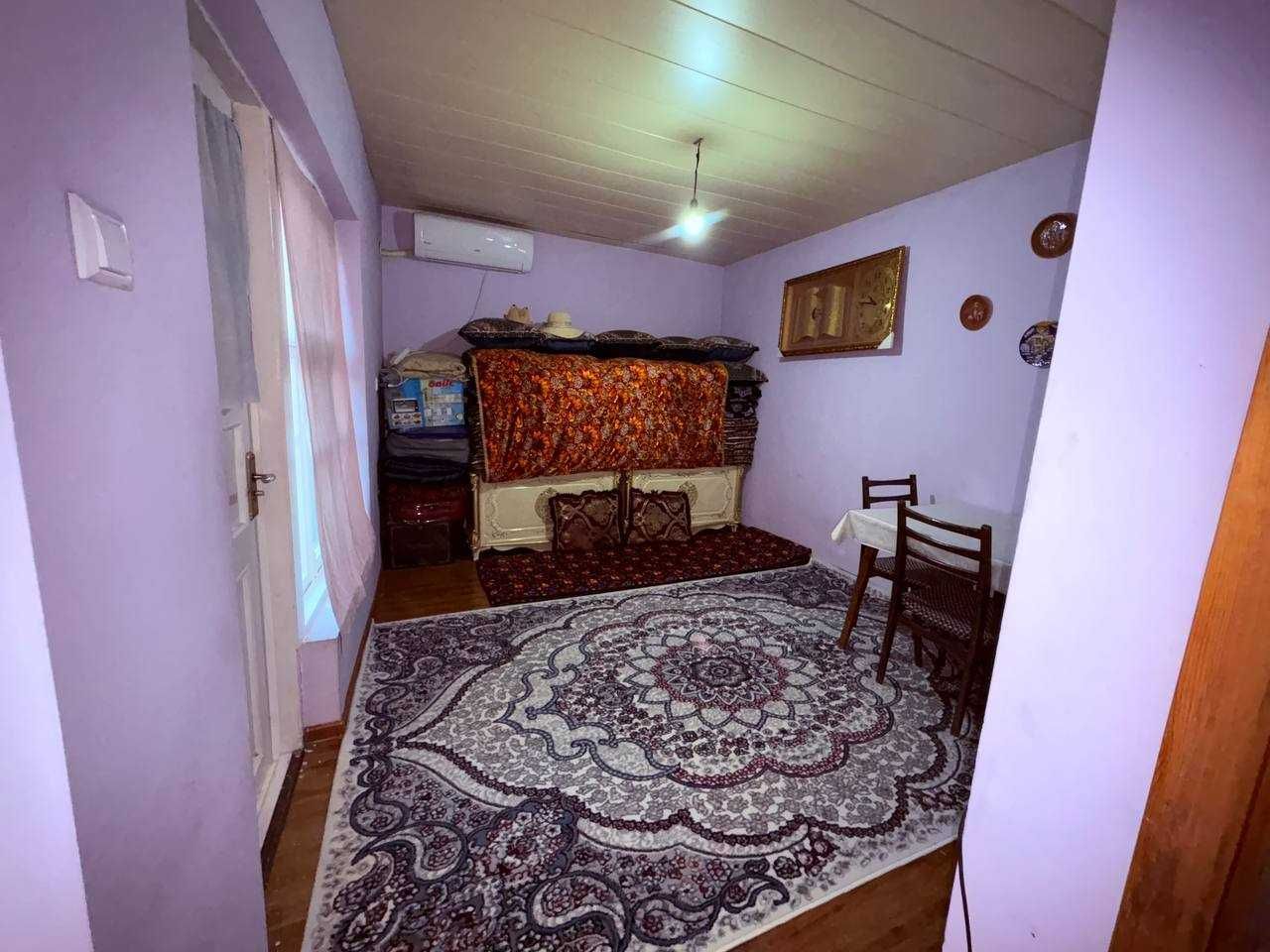 Hovli sotiladi. 4 sotix, qulay joy, hujjatlar tayyor.