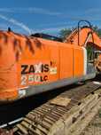 Vand excavator hitcahi