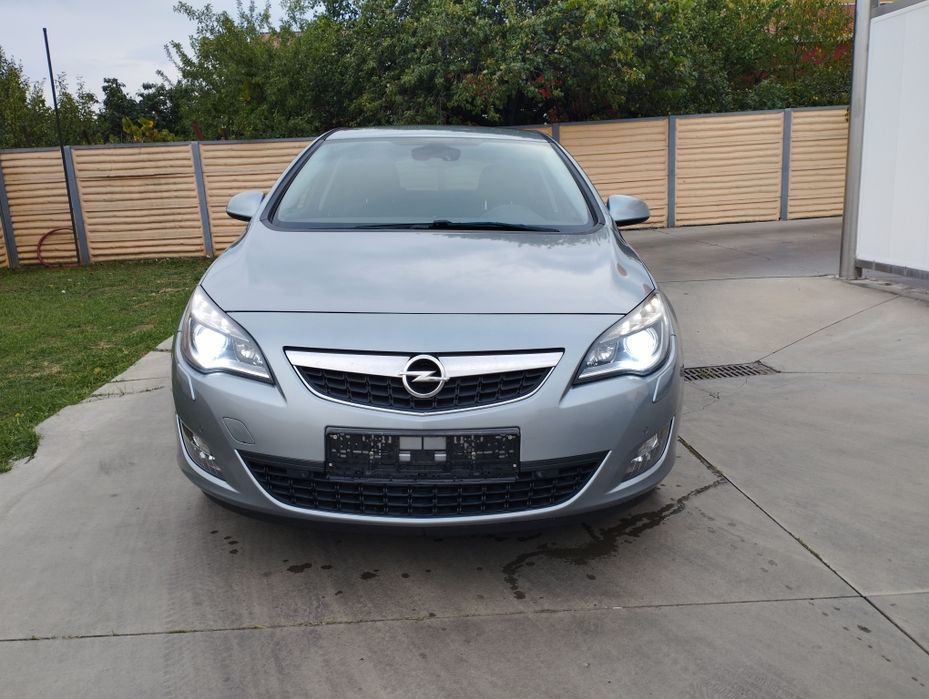 Opel Astra J 2011 2.0 diesel