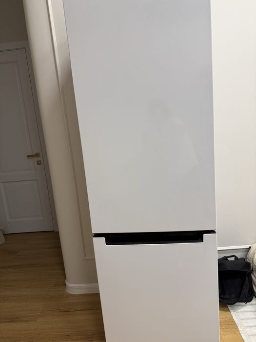 Холодильник Indesit