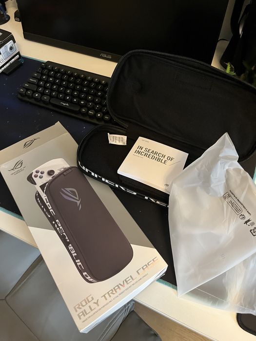 Husa Republic of Gamers Asus  Nou!