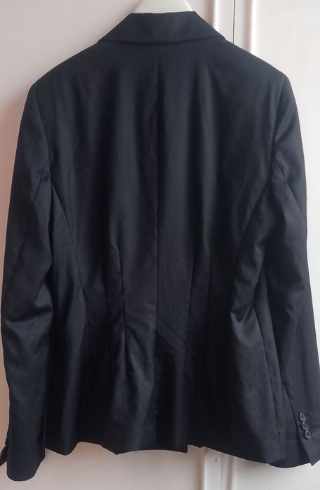 Дамско вталено сако