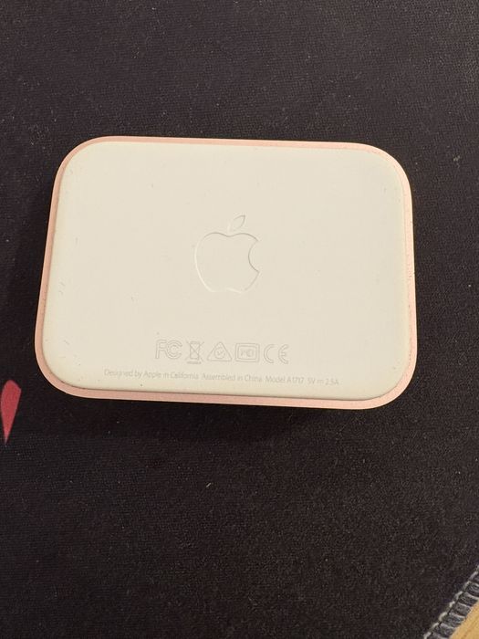 Dock apple original