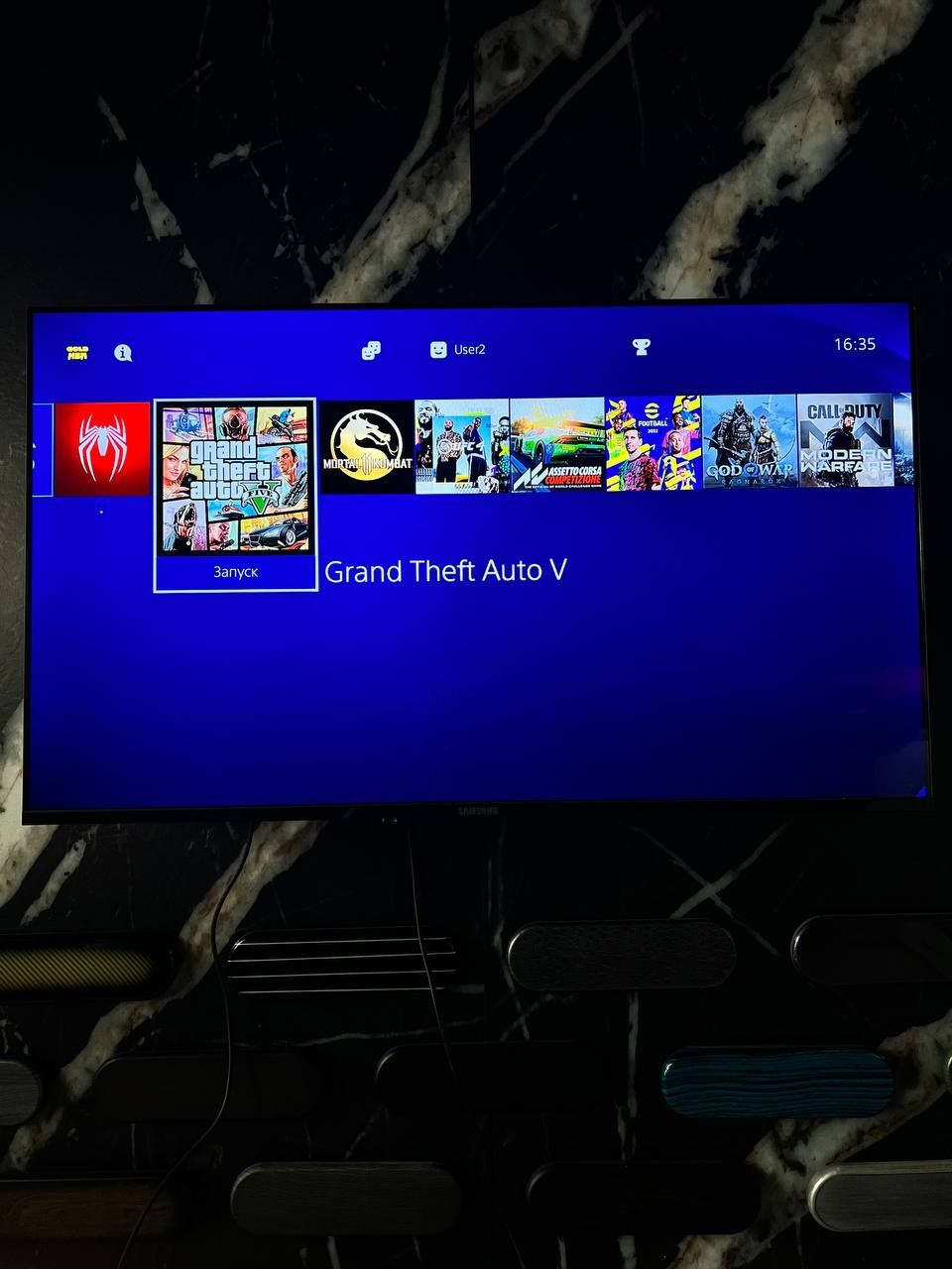 Ps 4 slim 1 trb li