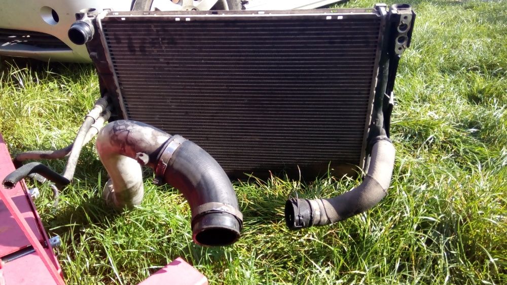 воден радиатор климатичен бмв е46 bmw e46 тръби водни маркуч кулер