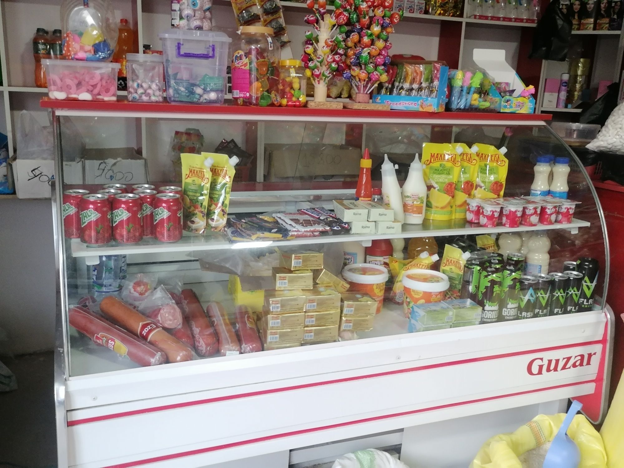 Vetrinni Xaladenik  1.80 uzunligi