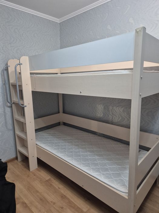 Продаётся двухъярусный кровать