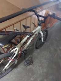 Vînd bicicletă bmx