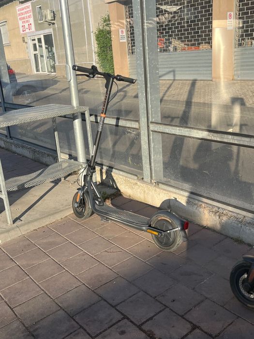 Vând trotineta electrica ninebot f2
